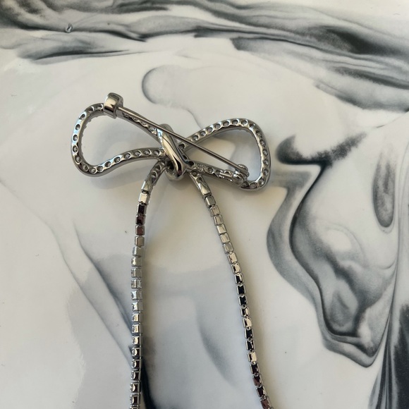 Bow brooch from Banana Republic - Picture 3 of 3